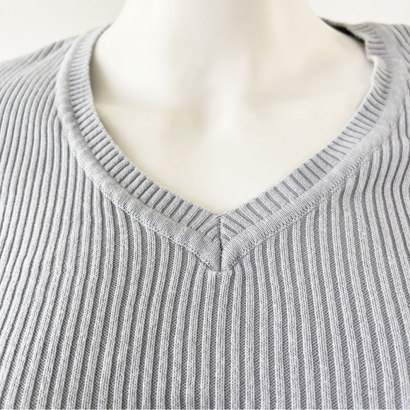 Brandy Melville Sweater Light Blue Cropped Long Sleeve V-Neck One Size - Picture 4 of 11
